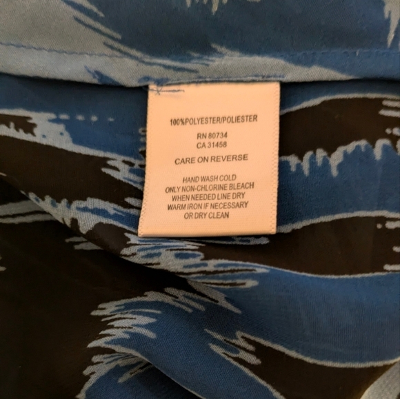 BCBGeneration Blue Abstract Top Print Flowy Lightweight Y2K Dopamine Tank, Large - Picture 7 of 9